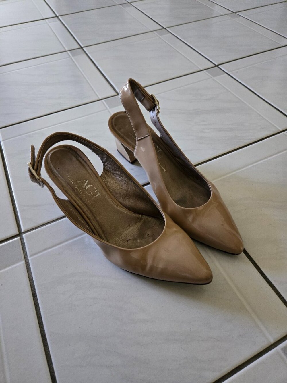 AGL Attilio Giusti Leombruni Slingback Heels Tan 39/9